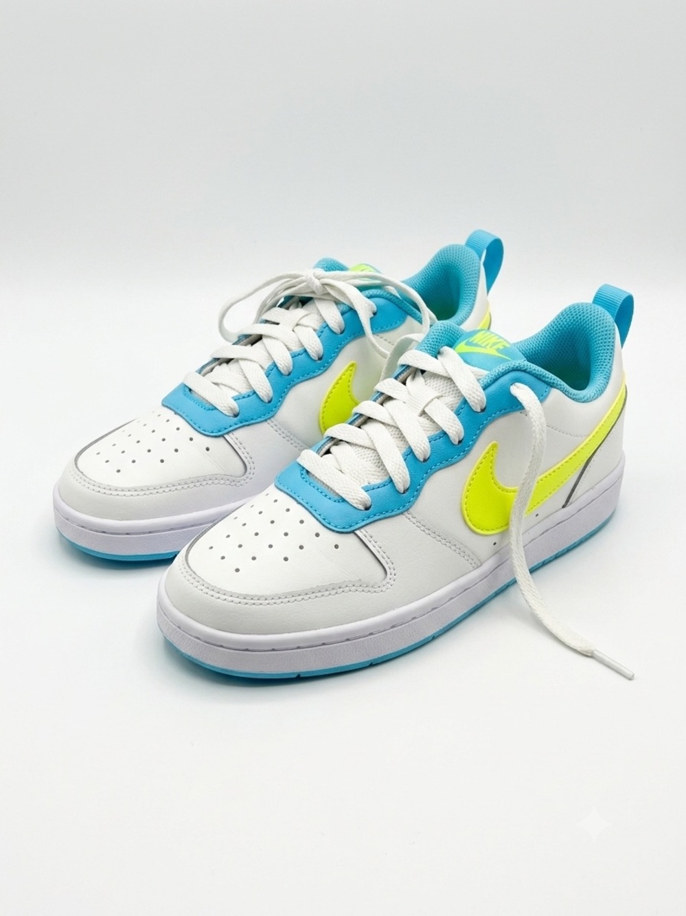 Nike Court Borough Low 2 SE Basketball Shoes youth size 5Y